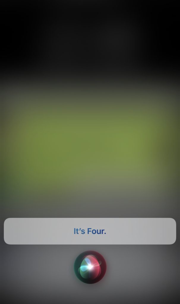 سيري تلعب الزهر علي IOS 14 (IStock)