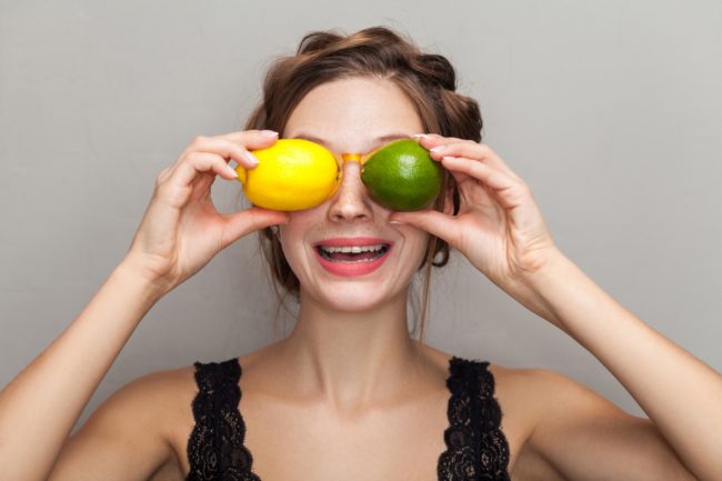 حب الشباب عاد للظهور على وجهك وأخبرتك صديقة بأن تستخدمي الليمون؟ عليكِ التفكير مرتين قبل اتباع هذه النصيحة