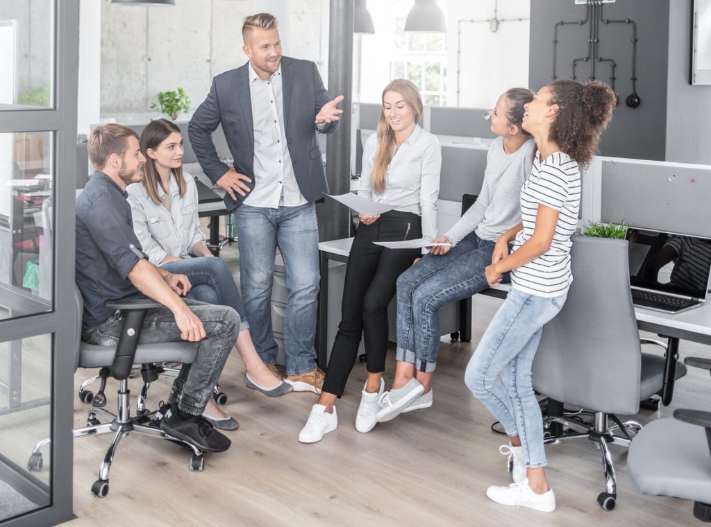 iStock/ التعبير عن النفس بطريقة إيجابية في العمل