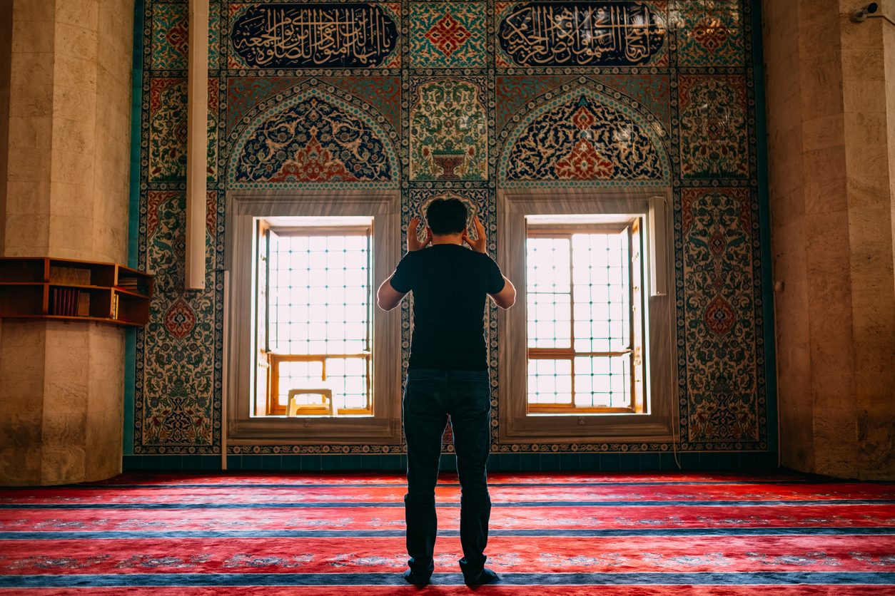 iStock/ الأصغر سناً بين أتباع الديانات