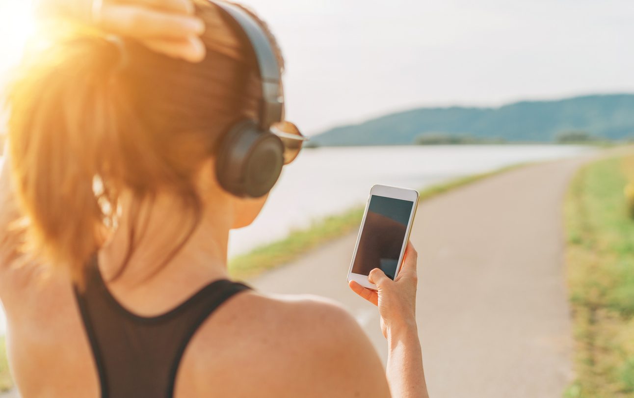 هذه الأسباب وراء ارتفاع صوت سماعات الرأس من جانب واحد