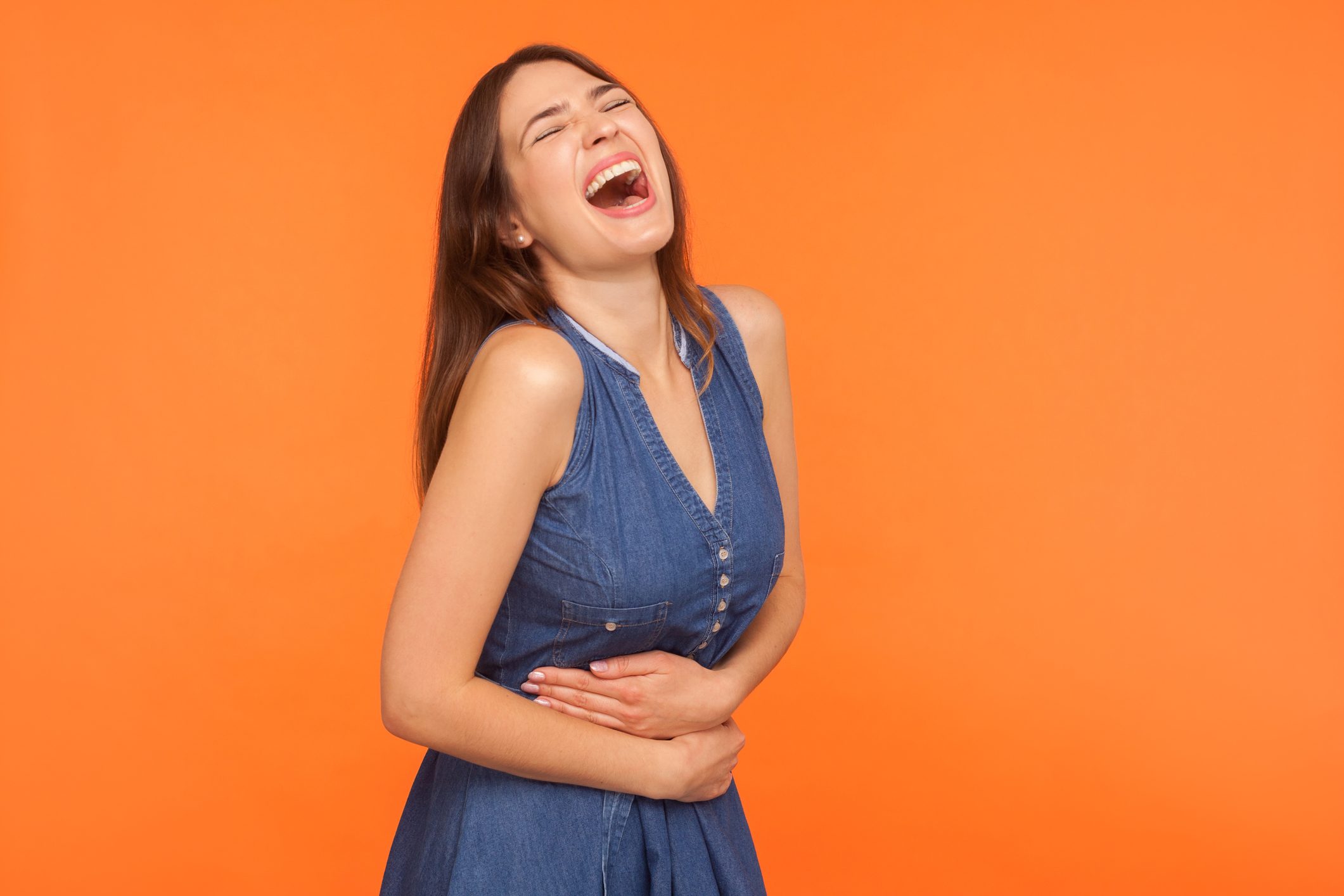 الموت من الضحك ليس مجازاً.. إليك التفسير العلمي وأمثلة عن أناس قضوا نحبهم بهذه الطريقة