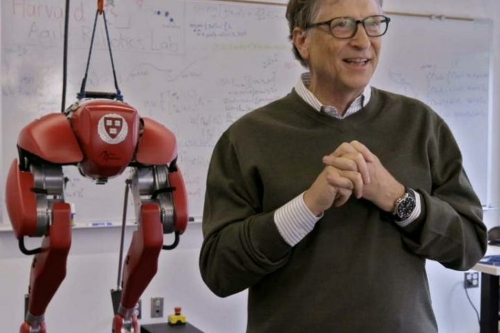 Instagram@thisisbillgates / بيل غيتس يرتدي ساعة من ماركة كاسيو