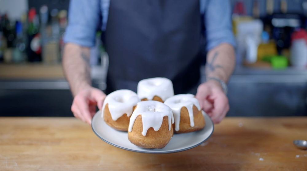 كعكات صغيرة مغطاة بالكريمة الشهية.. إليك طريقة تحضير Sweet Rolls