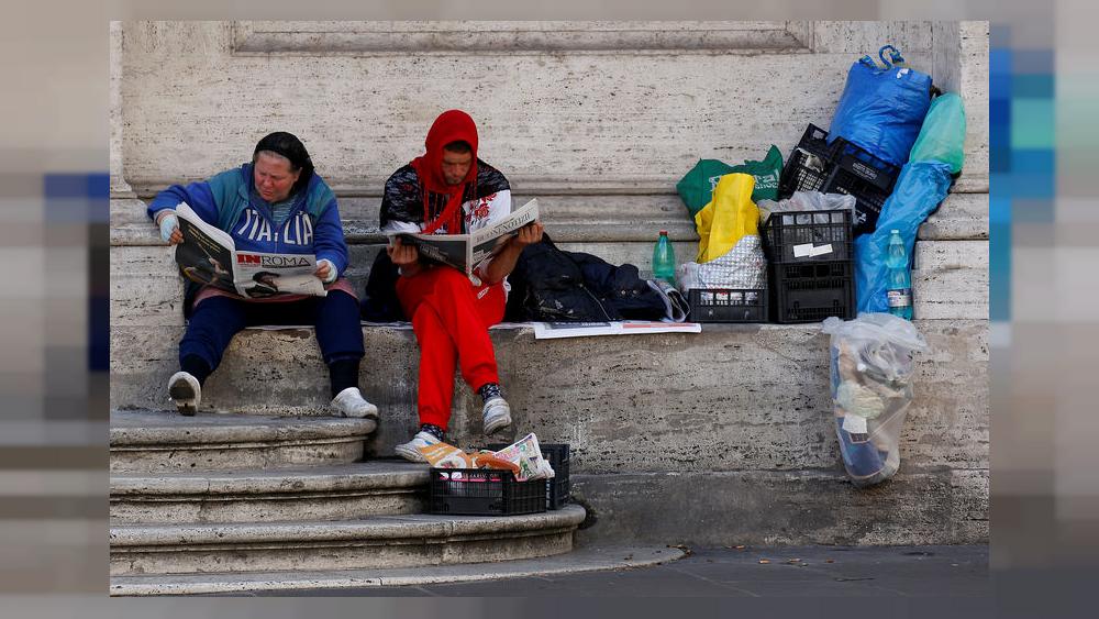 إذا مُنح الفقراء أموالاً مباشرة، فهل ينفقونها على الأساسيات أم يبدّدونها؟ دراسة تكشف مفاجأة بالطبيعة البشرية