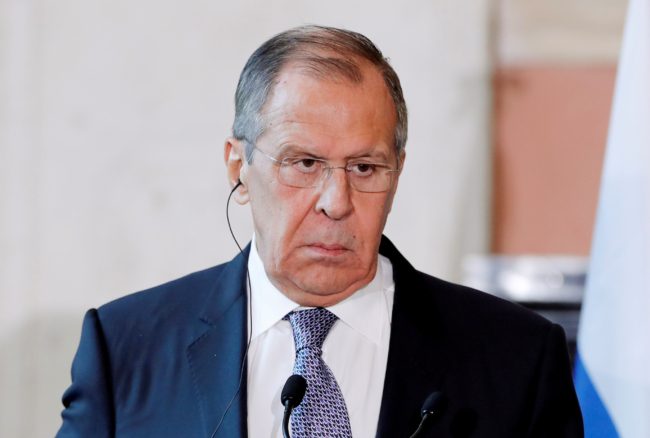 موقع معارض يكشف عن “فضيحة” تطارد وزير خارجية روسيا.. لديه عشيقة سرية ترافقه برحلاته الرسمية