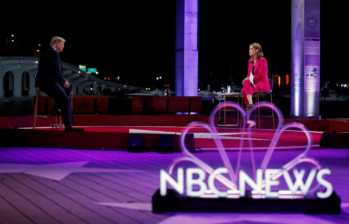 شكّلت “كابوساً” للرئيس الأمريكي.. سافانا غوثري تثير غضب الجمهوريين بإحراجها ترامب خلال محاورته