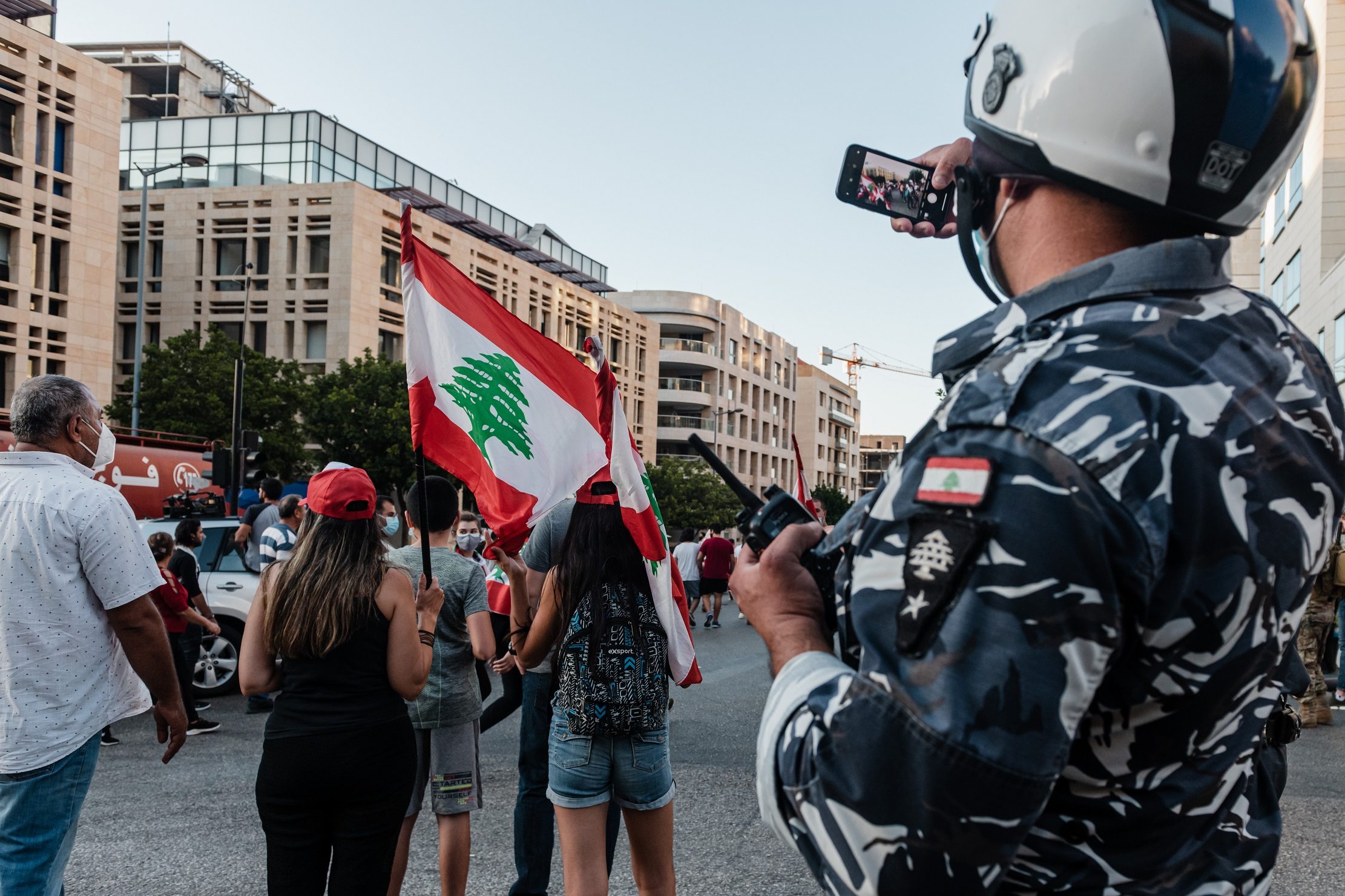 بعد 40 عاماً من التوتر.. “السلام” مع إسرائيل يقسم الشعب اللبناني