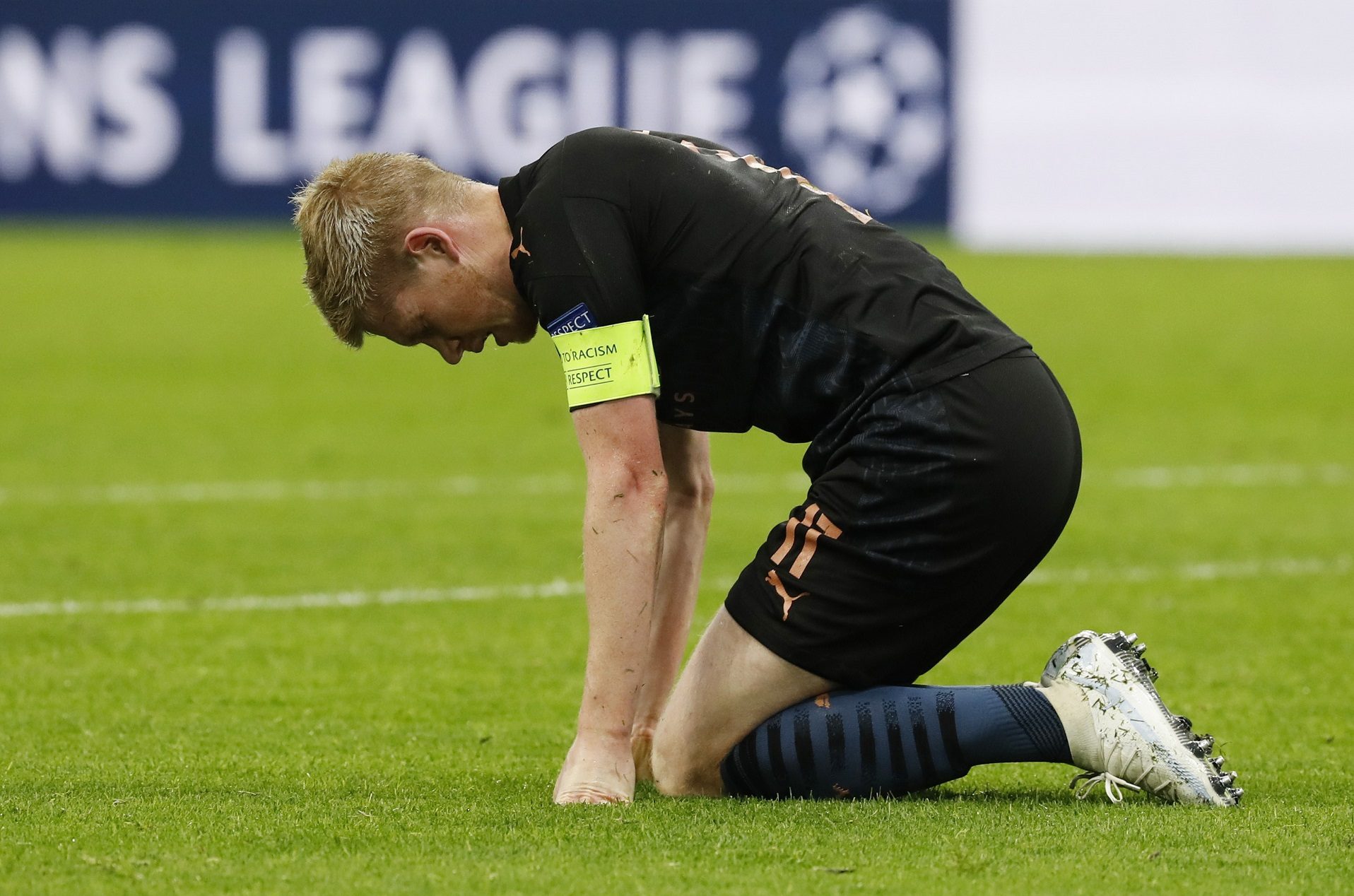 كيفين دي بروين لم يقدّم المستوى المتوقّع منه في بداية الموسم الحالي (رويترز)