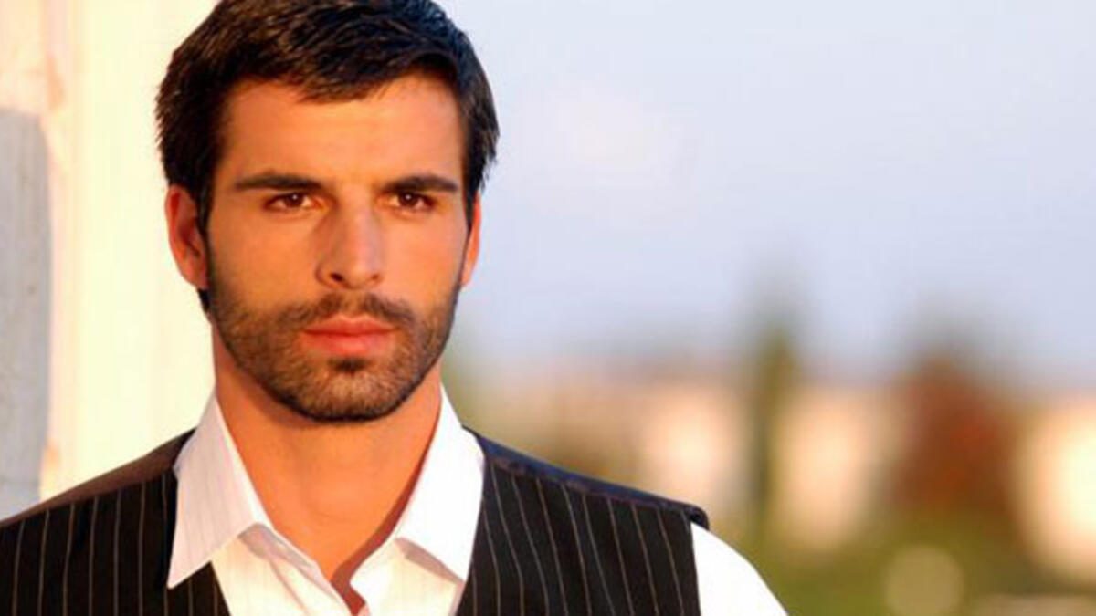 بعد اعتزال “جودت آغا” المفاجئ ورحيله إلى البرازيل.. كيف أصبح يعيش الممثل التركي محمد عاكف؟