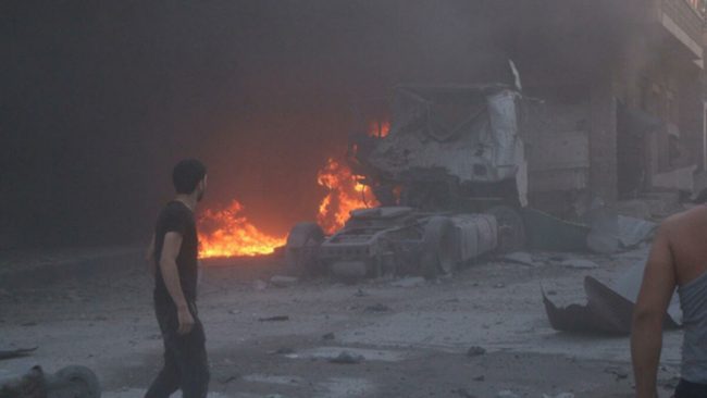 عشرات القتلى والجرحى في قصف مقر للمعارضة السورية بإدلب