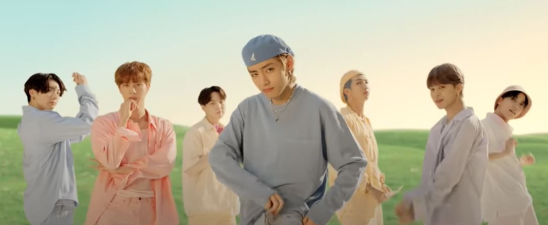 مدفوعين بأغنية “ديناميت” أول إصداراتها بالإنجليزية.. 114 مليوناً يحضرون بثاً مباشراً لحفل فني أقامته فرقة “بي.تي.إس”