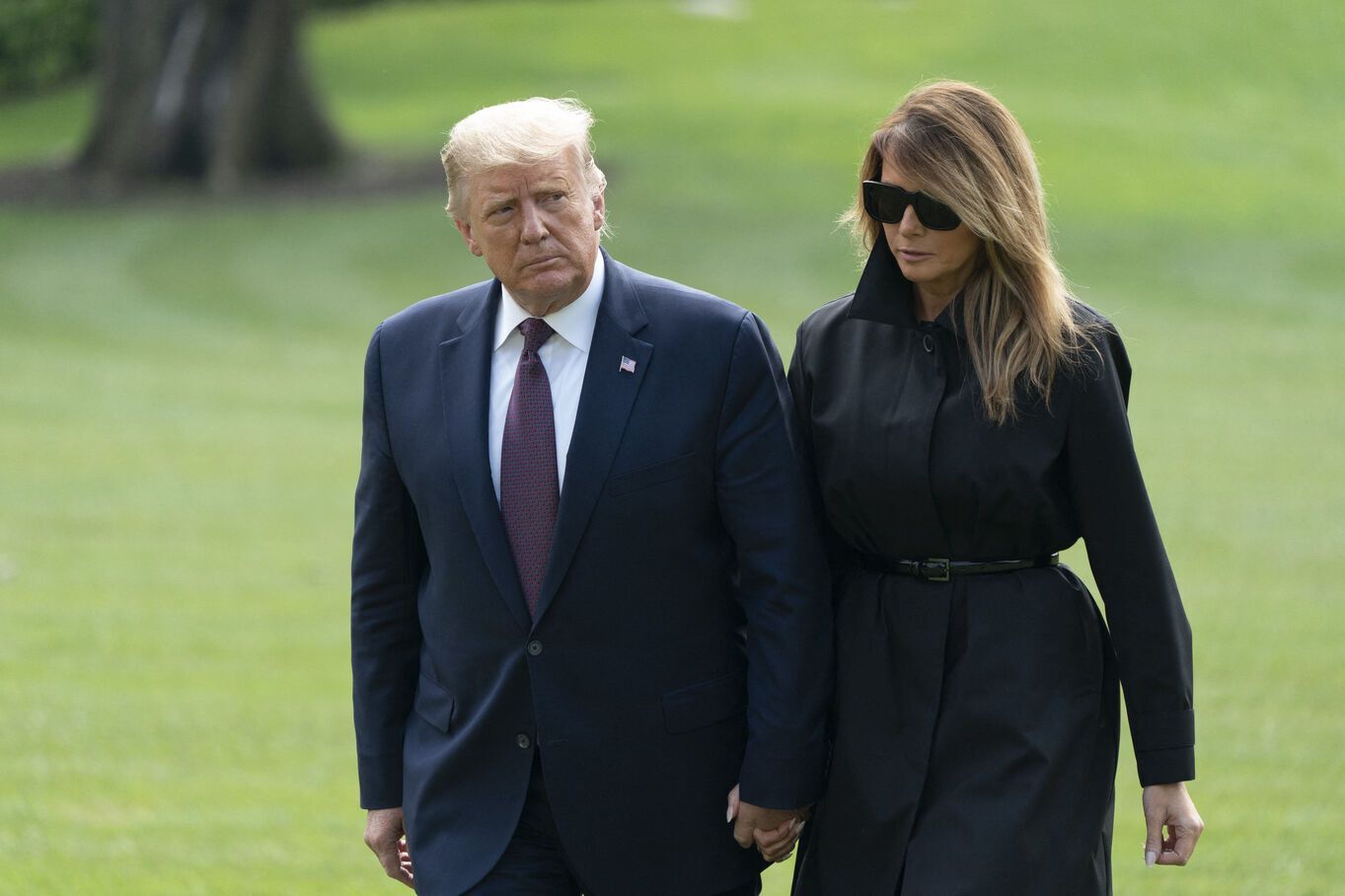 كورونا ينال من ترامب.. الرئيس الأمريكي يعلن إصابته وزوجته ميلانيا بفيروس كوفيد 19