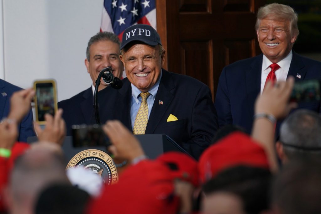 محامي ترامب جولياني