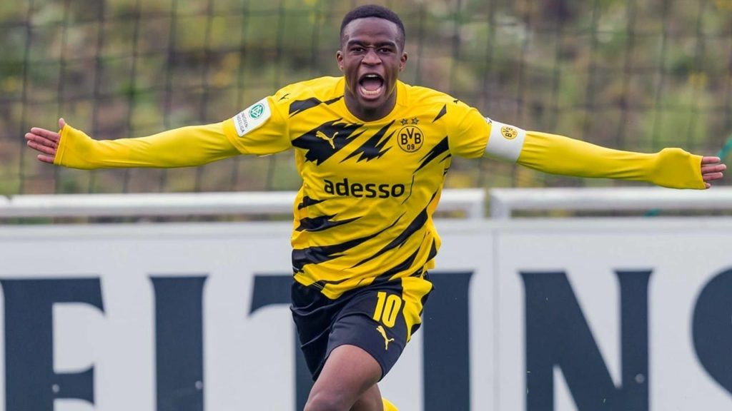 يوسف موكوكو جوهرة جديدة يقدّمها بوروسيا دورتموند
