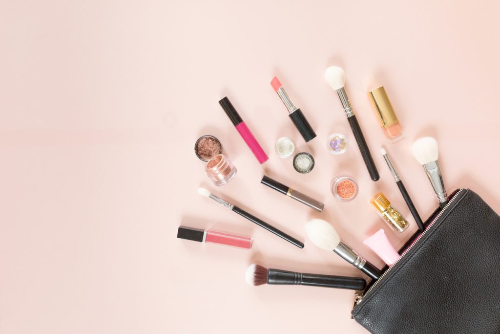 تنظيف منتجات التجميل