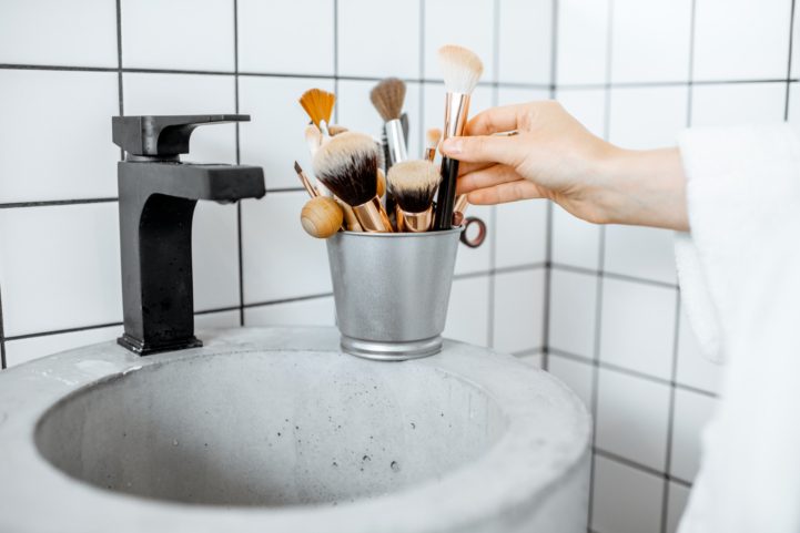 istock \ فرش المكياج
