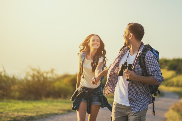 ISTOCK علامات تدل على أنه معجب بك