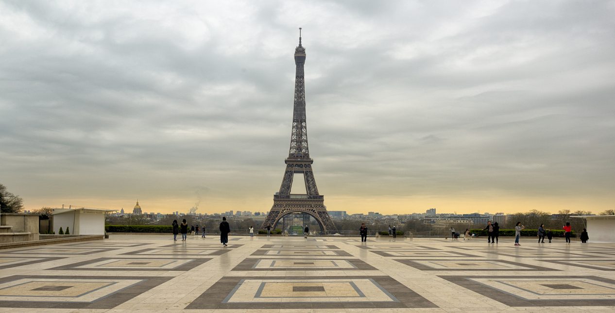 باريس تدخل  حالة “تأهب قصوى” لمواجهة كورونا وعمدة نيويورك يبدأ إغلاق الأحياء