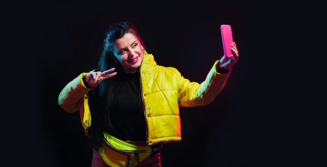 كيف بدأت فيديوهات الرقص على “تيك توك”؟