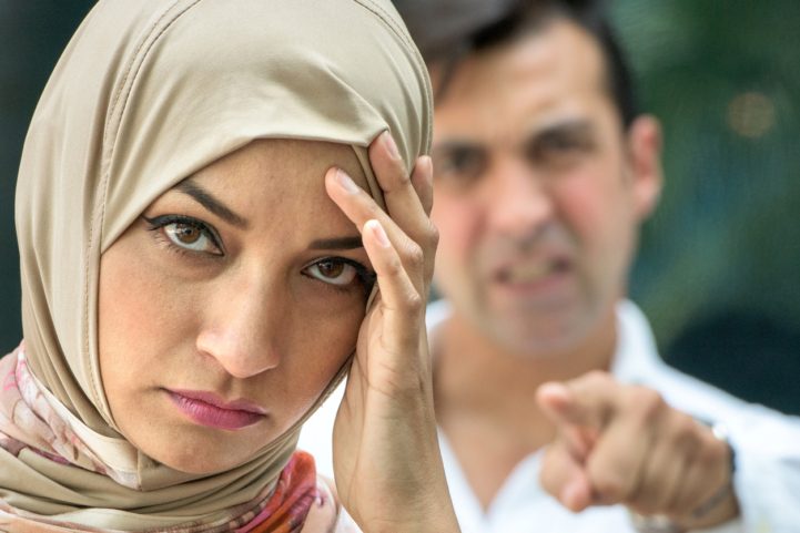 iStock/ أنواع العلاقات السامة