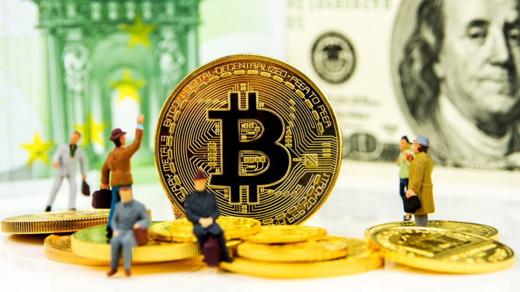 يبدو أن التنبؤات بزوال عملة البتكوين قد خابت (IStock)