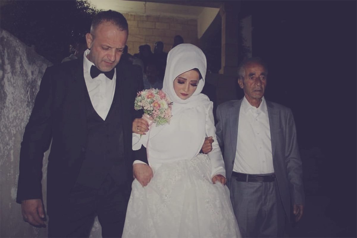 احتفظت بفستان زفافها في خزانتها 18 عاماً.. فلسطينيات يروين قصص التحدي والحب الذي تجاوز جدران السجون