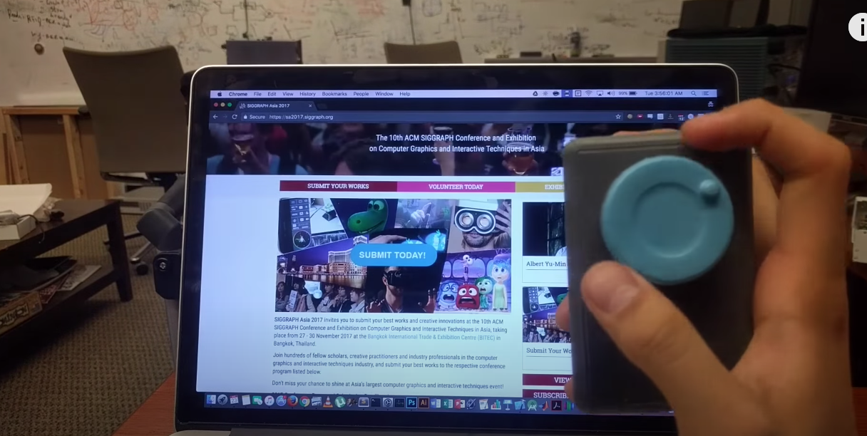 علماء يبتكرون أجهزة بلاستيكية تتصل بالإنترنت من دون الحاجة إلى إلكترونيات أو بطارية