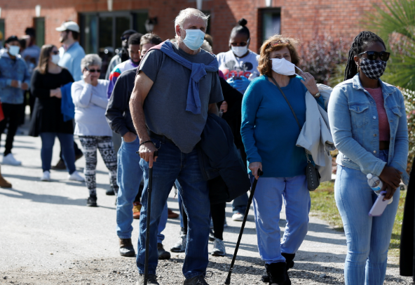 مكالمات غامضة يتلقاها الأمريكيون.. حثتهم على البقاء بمنازلهم، ووزارة الأمن تُعلق