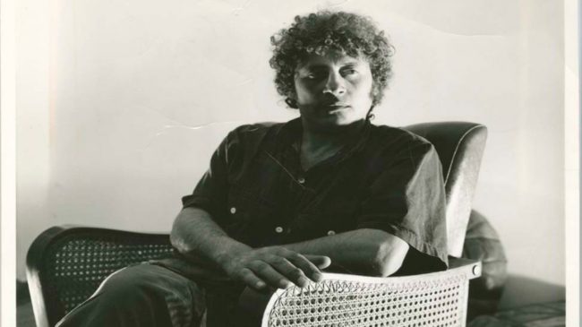 موت الأنا وقيامة الوطن.. قراءة في سيرة حسين البرغوثي