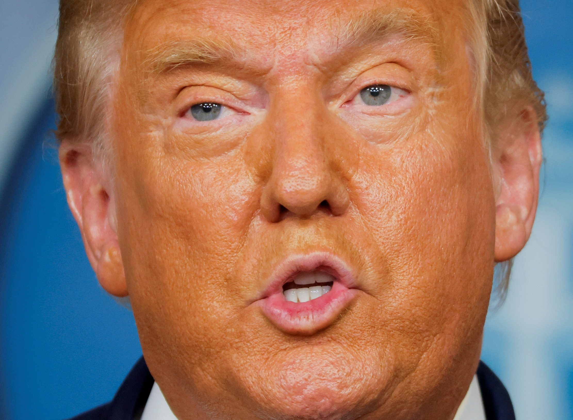 ترامب متحدثاً عن عملية تزوير: “إذا أحصيتم الأصوات القانونية فإنني أفوز بسهولة”