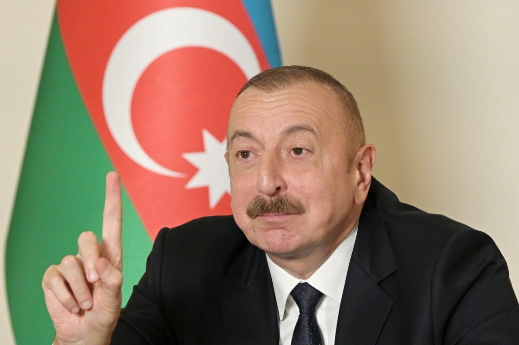 إلهام علييف