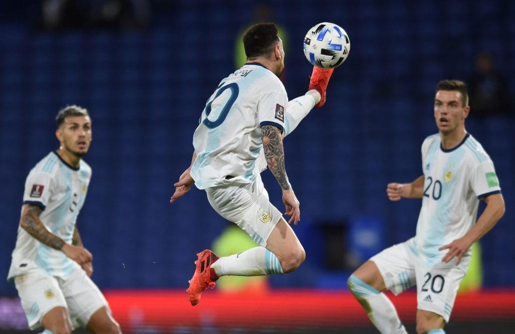 قفزة ميسي المذهلة (رويترز)