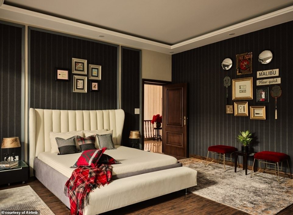 ليلة لن تتكرر.. عرض منزل بطل بوليوود شاه روخ خان على تطبيق الاستضافة Airbnb