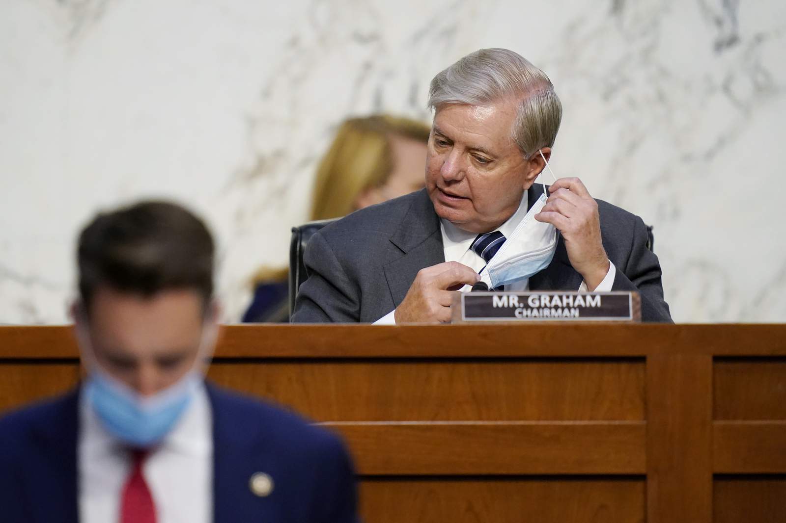 “قاتِل بشراسة سيدي الرئيس”.. ليندسي غراهام يدعو ترامب لعدم الإقرار بالخسارة أمام بايدن