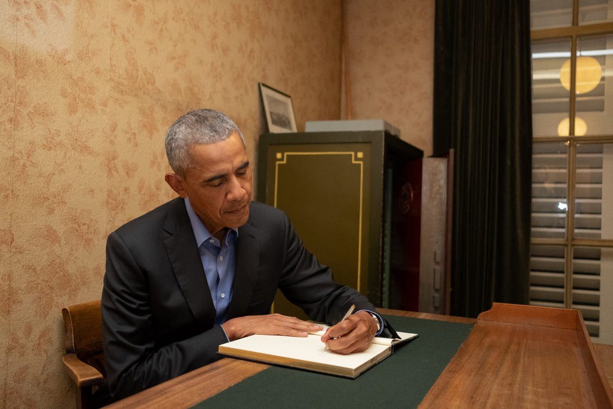 أوباما يكشف عن أسرار لأول مرة.. تحدث عن الفزع من رئيس أسود وموقف بايدن من قتل بن لادن