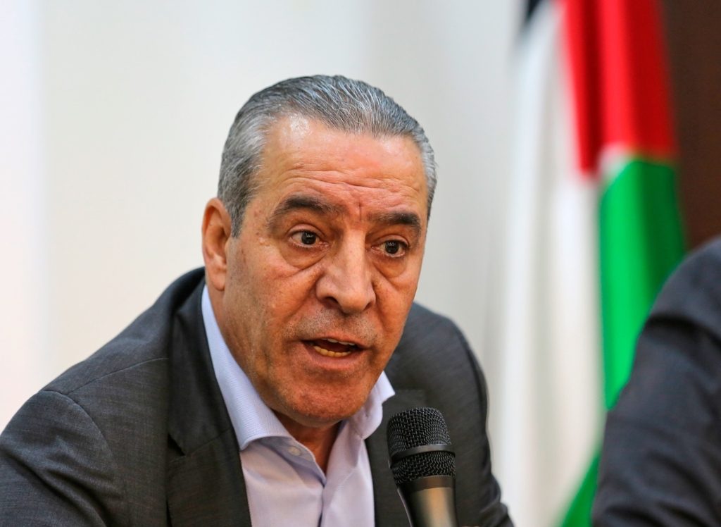 وزير الشؤون المدنية في السلطة الفلسطينية حسين الشيخ - مواقع التواصل