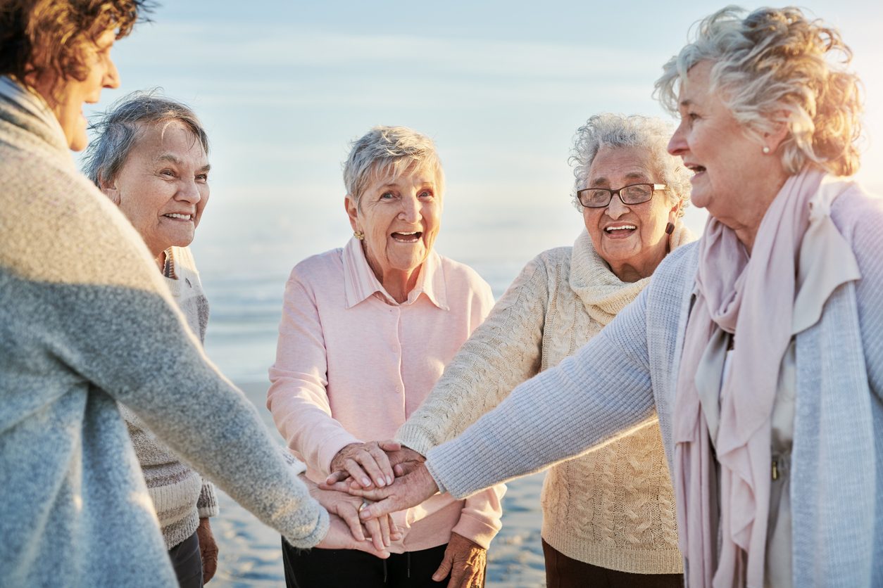 هل ترغب في عيش حياة طويلة وصحية؟ إليك 9 عادات يخبرك بها أشخاص تجاوزت أعمارهم 100 عام