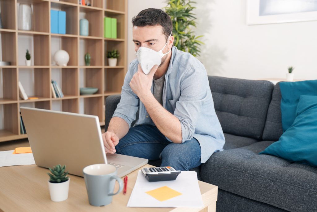 تخاف الخروج من المنزل واستعادة حياة ما قبل الجائحة؟ إنها "متلازمة الكوخ"!