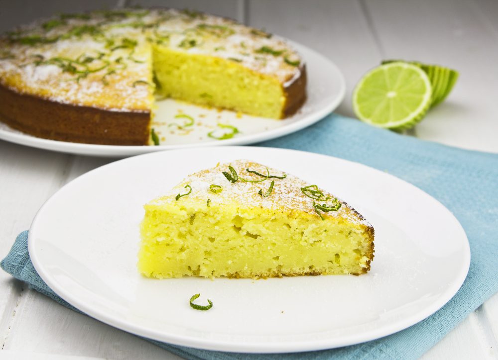 Shutterstock/ كعكة الليمون وزيت الزيتون الإسبانية