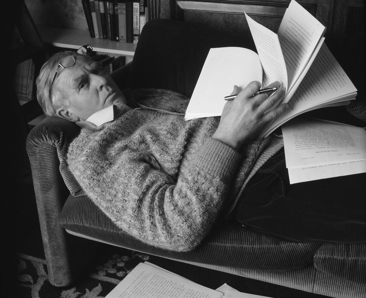 الجاسوس الأديب.. كيف ينظر رجال الاستخبارات لزميلهم جون لوكاريه الذي كتب أشهر روايات الجاسوسية؟