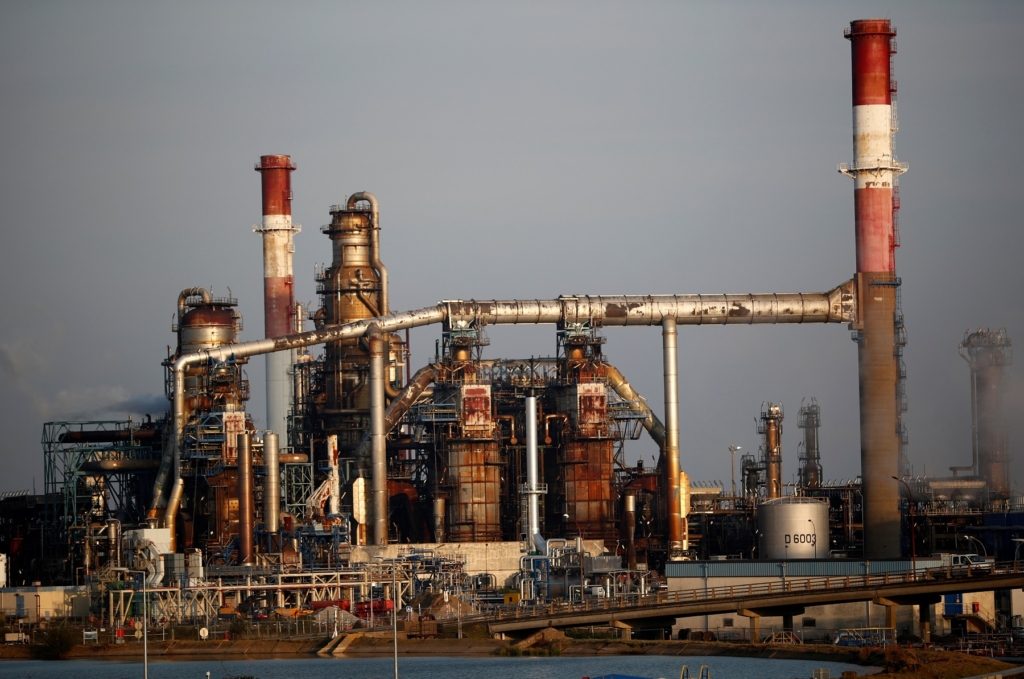 مصفاة البترول / رويترز