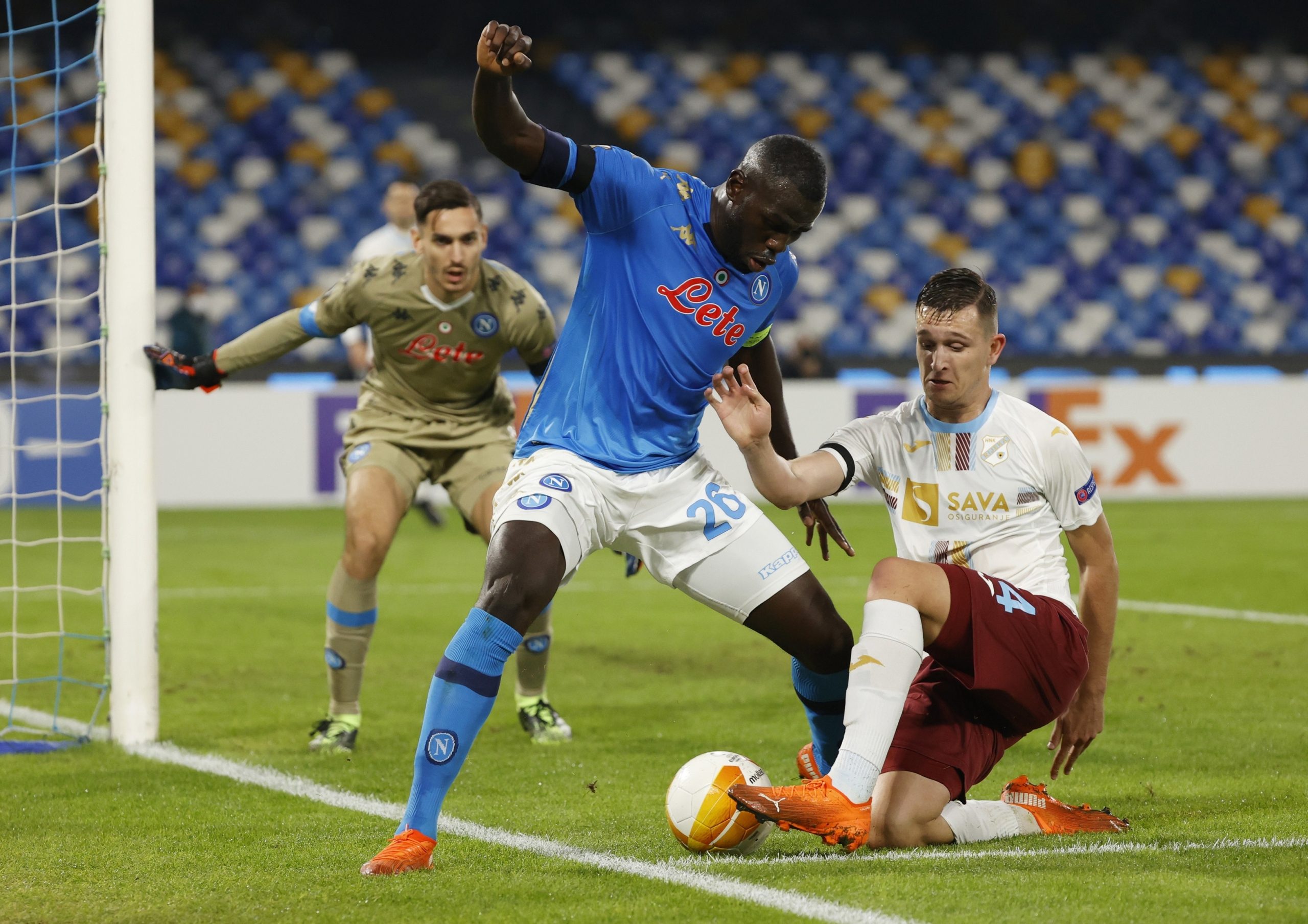 كاليدو كوليبالي يتواجد في قائمة أفضل 10 مدافعين في العالم (رويترز)