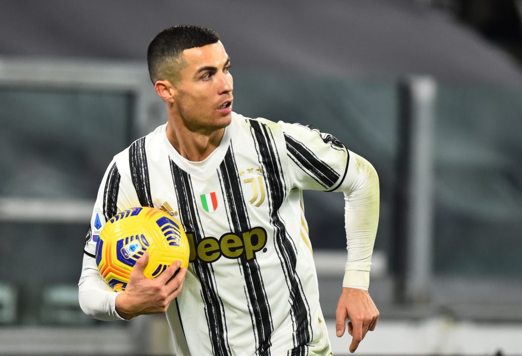 رونالدو ضمن قائمة أفضل 10 لاعبين في الدوري الإيطالي (رويترز)