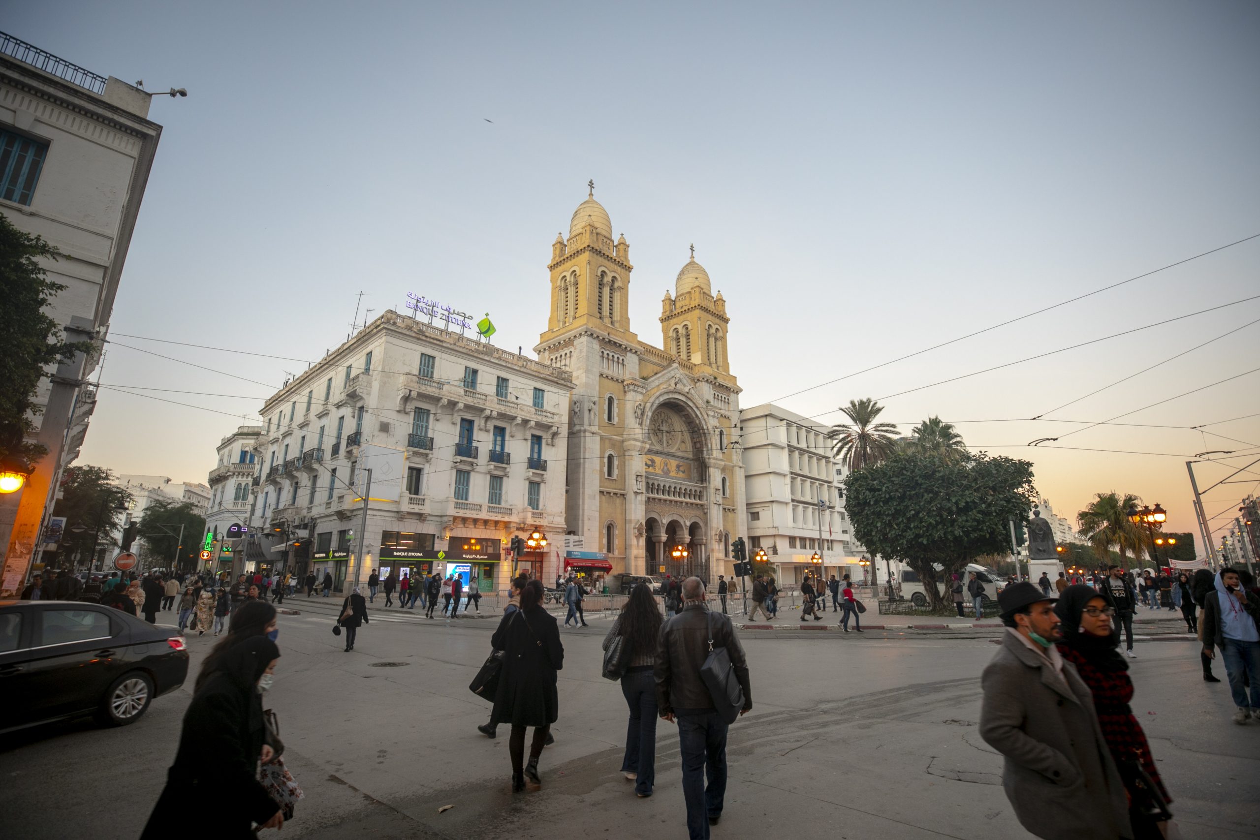 شجرة الميلاد يتيمة بسبب كورونا.. المسيحيون في البلدان العربية يحيون الأعياد في جو استثنائي