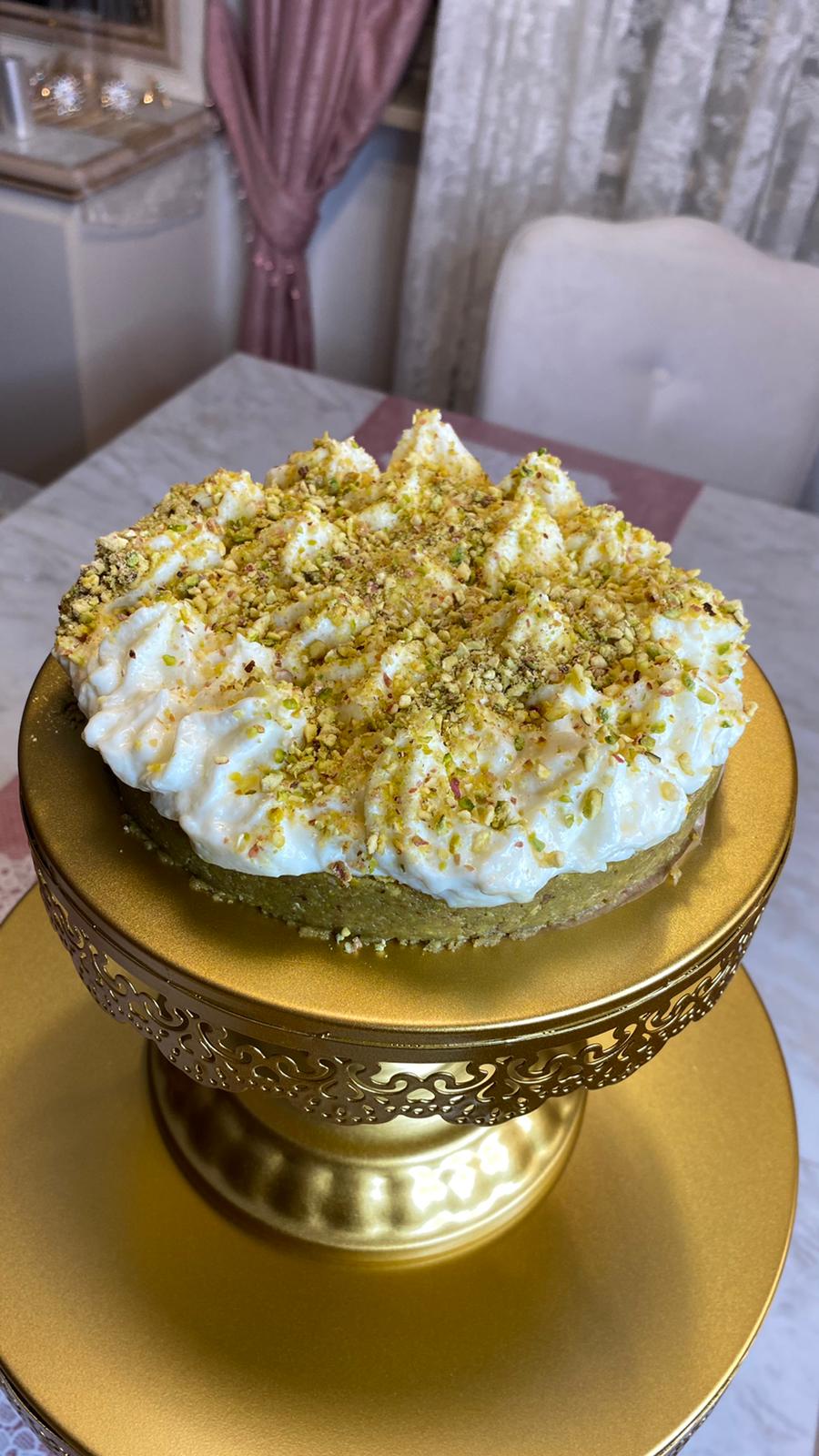 عربي بوست/ المدلوقة بالقشطة والفستق الحلبي