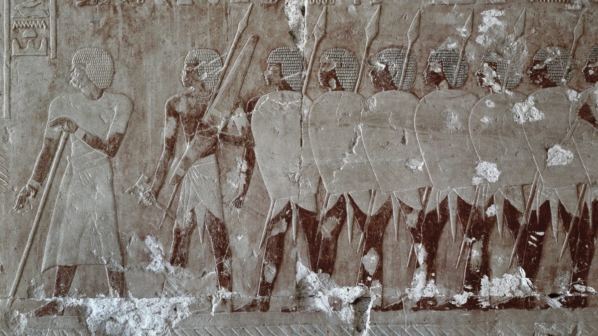 History/ كان رماة الرماح هم نواة الجيش المصري وكانوا مسلحين بدرع خشبي يُسمَّى 