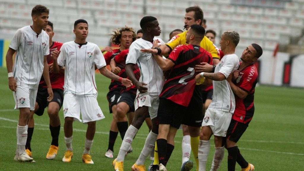 اعتداء وحشي في الدوري البرازيلي