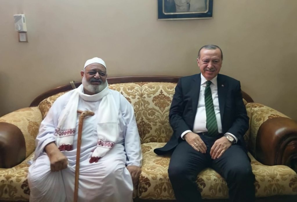 السوداني الذي أصبح مستشاراً لبيجوفيتش