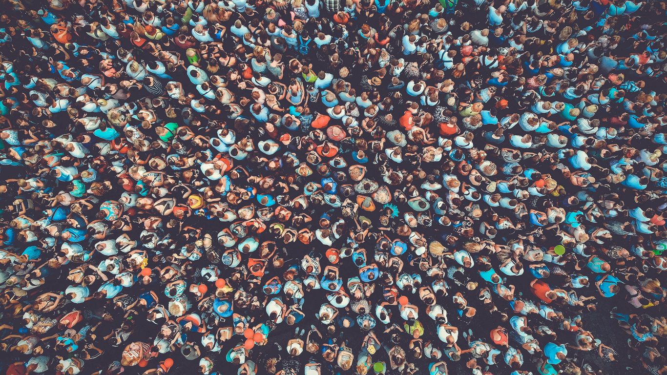 أعداد البشر الذين سكنوا كوكب الأرض منذ بدء التاريخ - istock